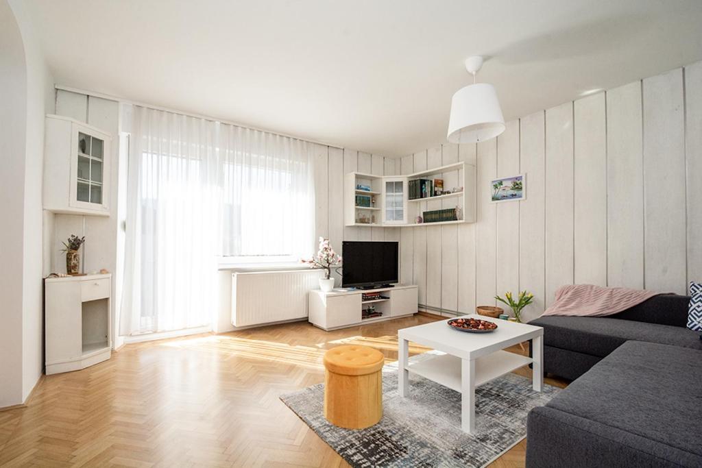 Magnolia Apartment - Free Private Parking Любляна Екстериор снимка