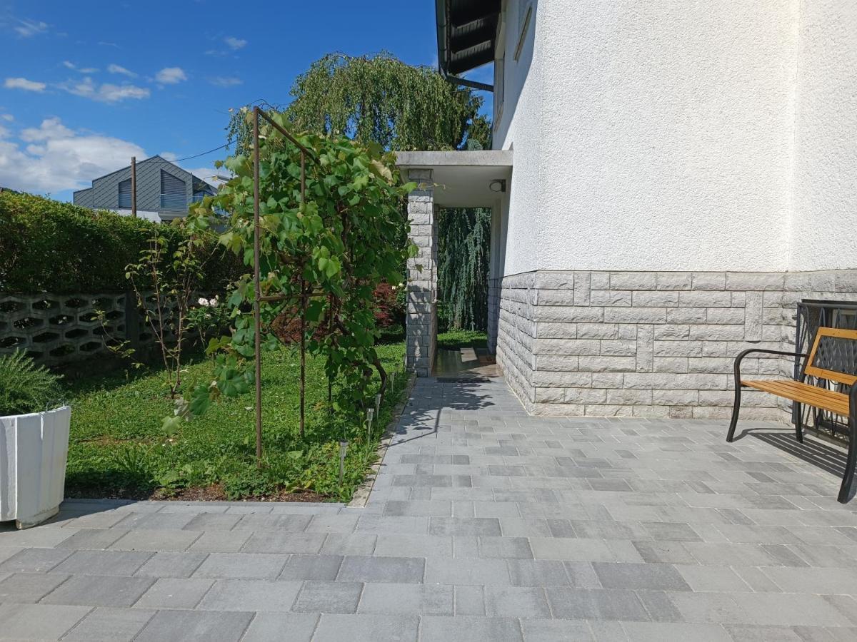 Magnolia Apartment - Free Private Parking Любляна Екстериор снимка